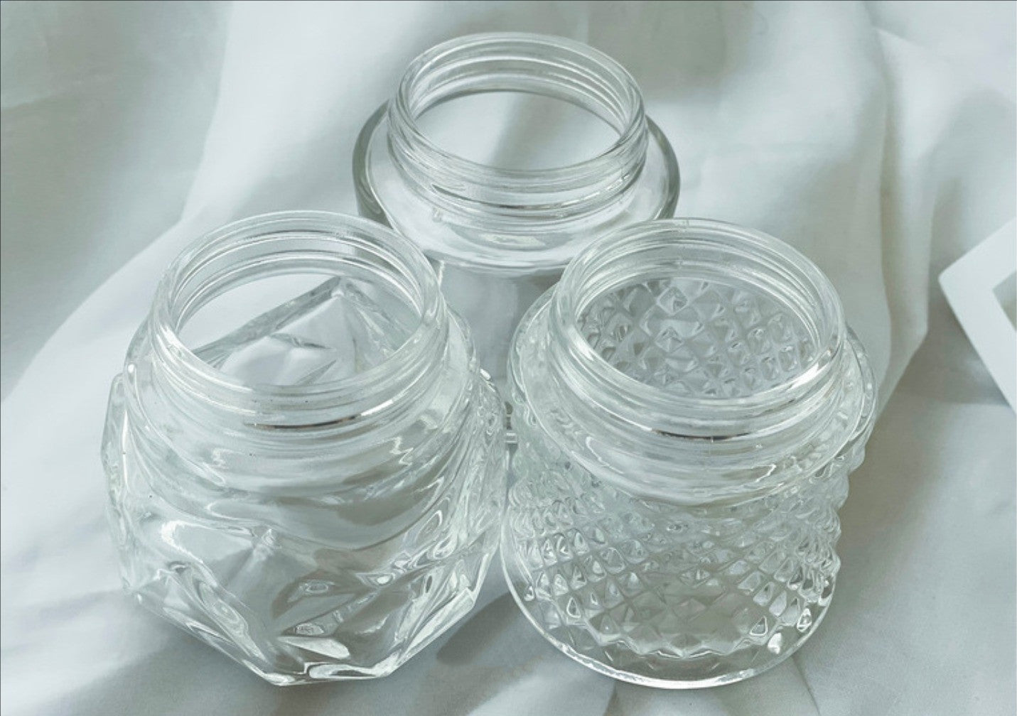 2025 new style fashion 100g empty clear cosmetic glass cream jar with gold lid wholesale