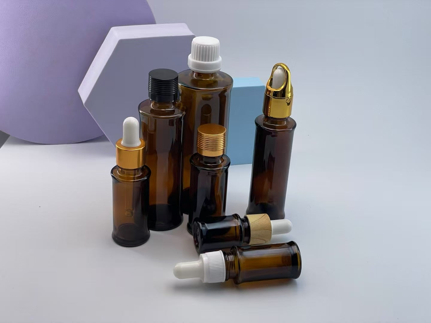 2025 high quality new style empty amber glass essential oil bottle with dropper/lid cosmetic glass package