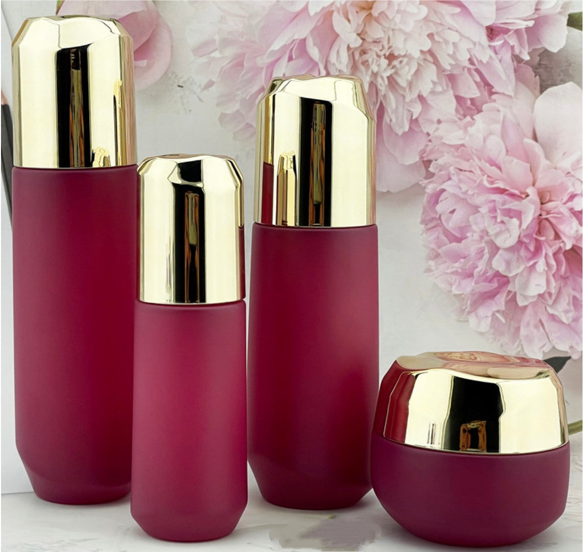 New style luxury rose red round glass lotion pump bottle cosmetic cream jar with screw lid wholesale&nbsp;