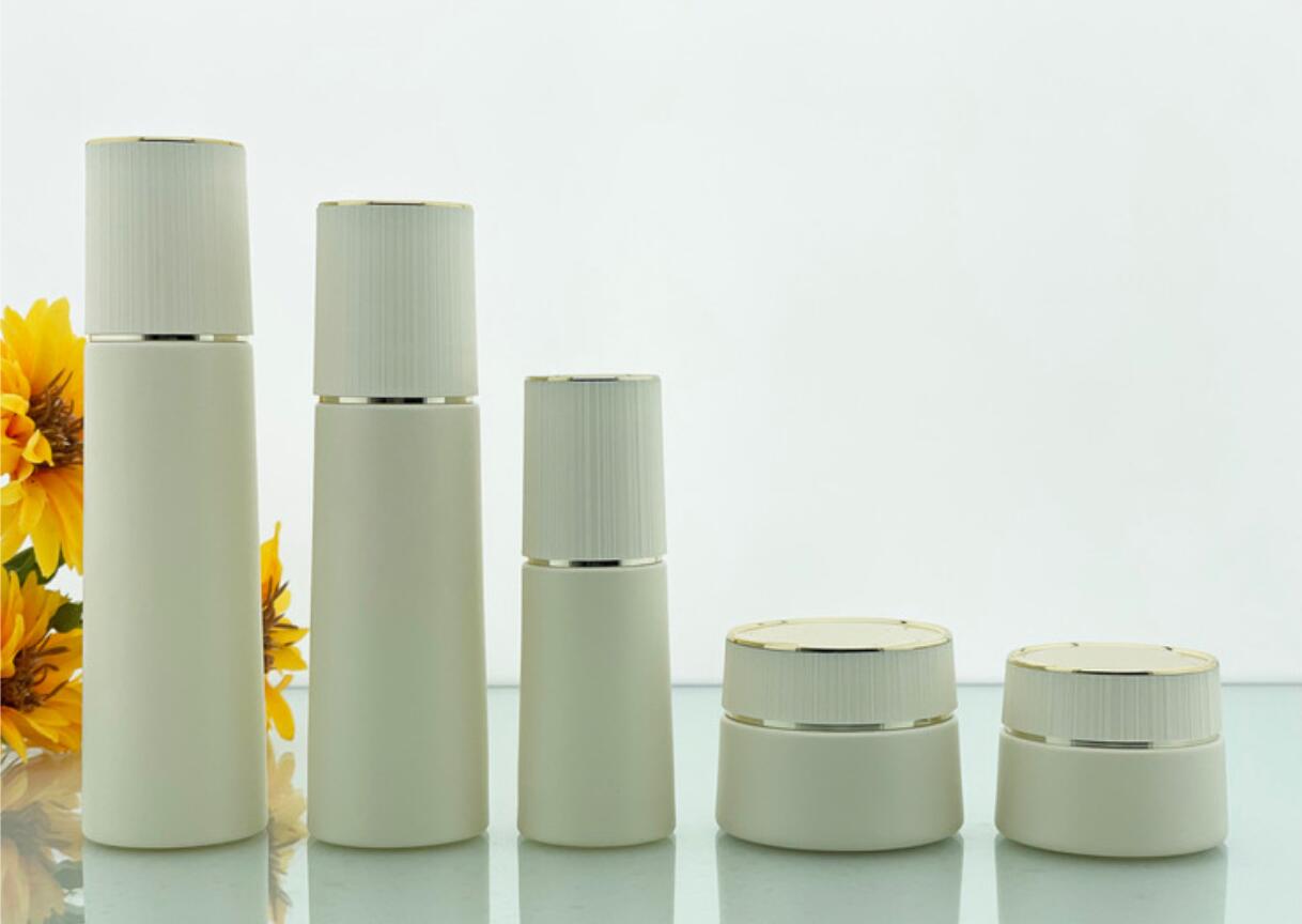 2024 new style high quality  Cosmetic packaging 15ml 30ml 60ml 125ml 200ml white glass lotion bottles full set