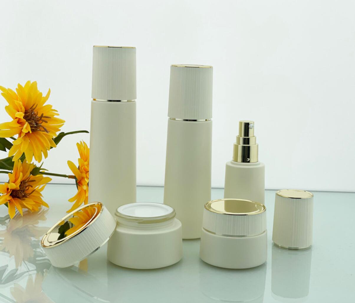 2024 new style high quality  Cosmetic packaging 15ml 30ml 60ml 125ml 200ml white glass lotion bottles full set