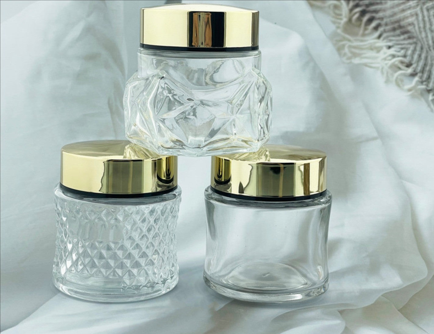 2025 new style fashion 100g empty clear cosmetic glass cream jar with gold lid wholesale