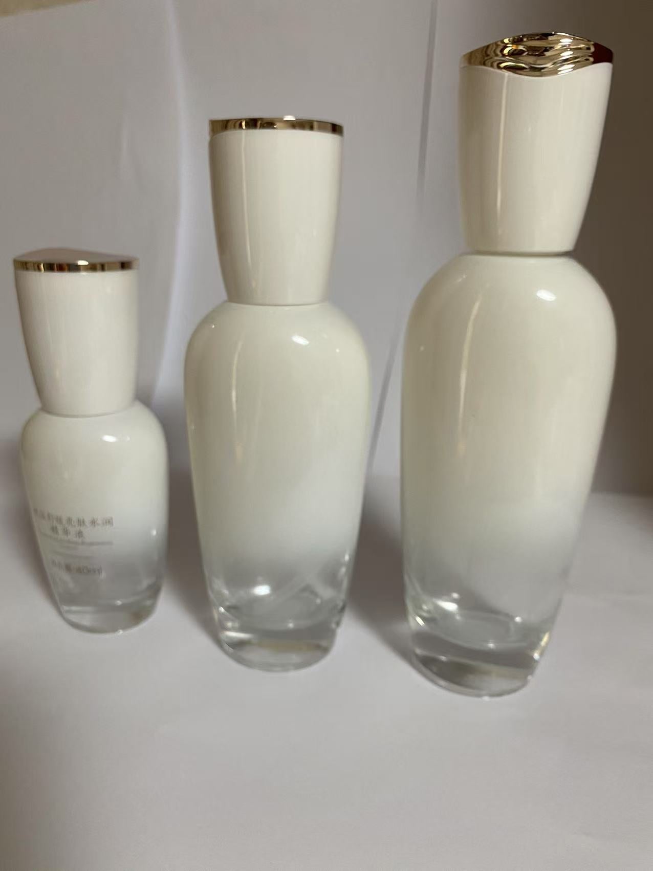 :2025 new style high end cosmetic glass bottles cosmetic cream jars skin care package wholesale
