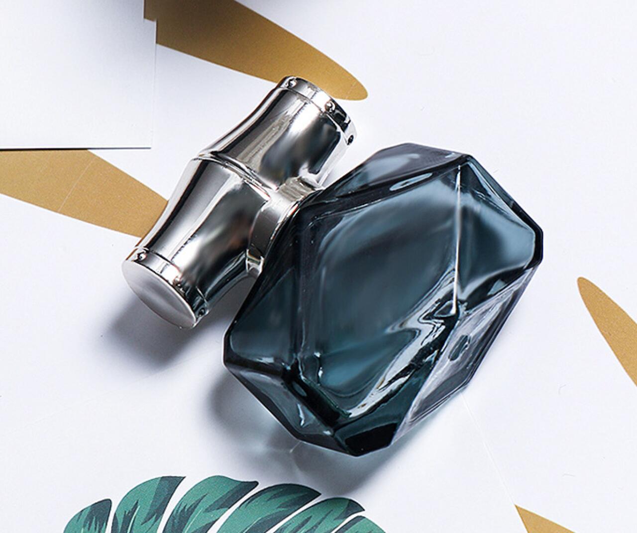 Factory wholesale new empty oil perfume atomizer 7.5ml Clear square glass perfume bottle with spray