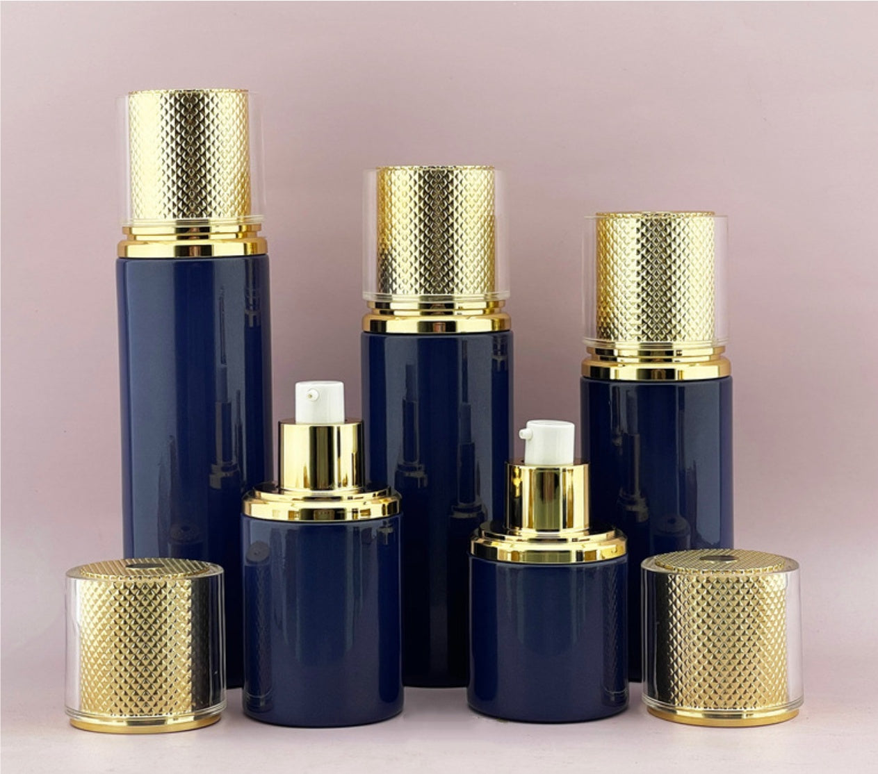 luxury new style empty round shape cosmetic glass lotion pump bottles with gold lid/pump wholesale&nbsp; 30g 50g 30ml 50ml 100ml 120ml 150ml&nbsp;