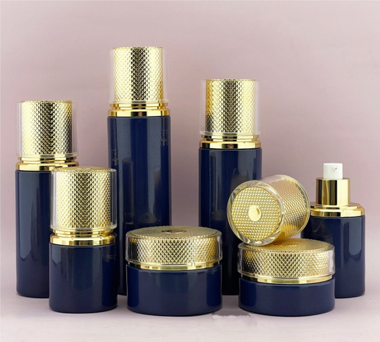 luxury new style empty round shape cosmetic glass lotion pump bottles with gold lid/pump wholesale&nbsp; 30g 50g 30ml 50ml 100ml 120ml 150ml&nbsp;