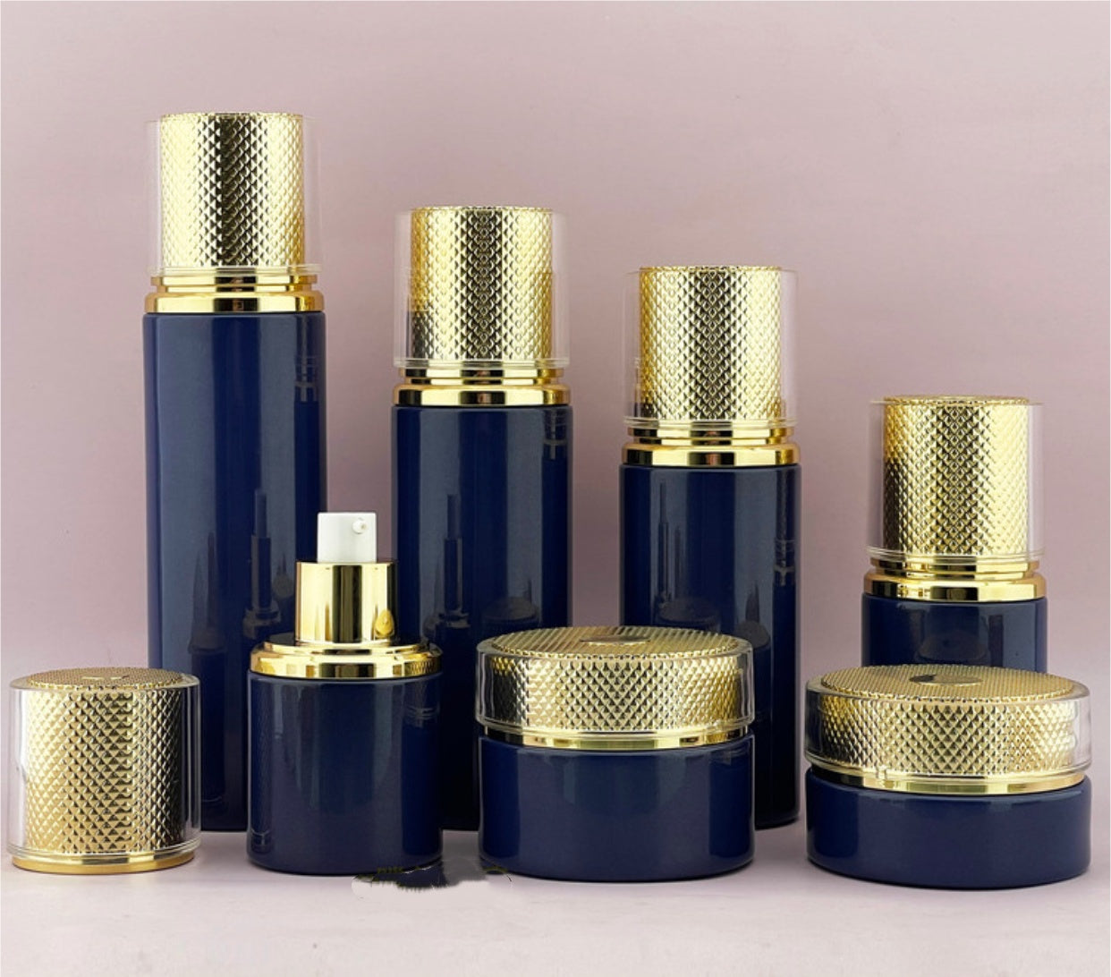 luxury new style empty round shape cosmetic glass lotion pump bottles with gold lid/pump wholesale&nbsp; 30g 50g 30ml 50ml 100ml 120ml 150ml&nbsp;