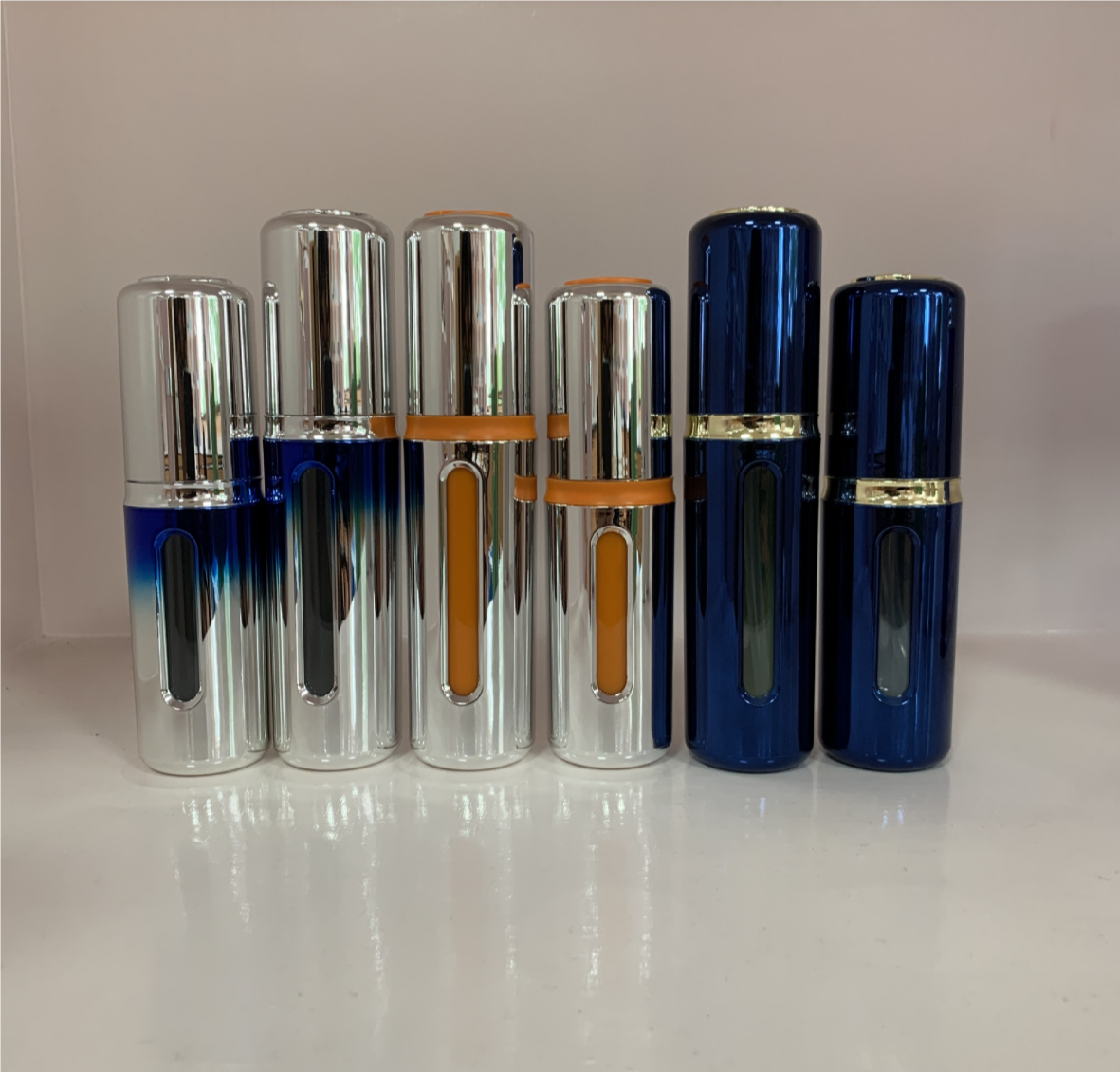 high quality empty luxury plastic acrylic serum bottles cosmetic package with lotions pump